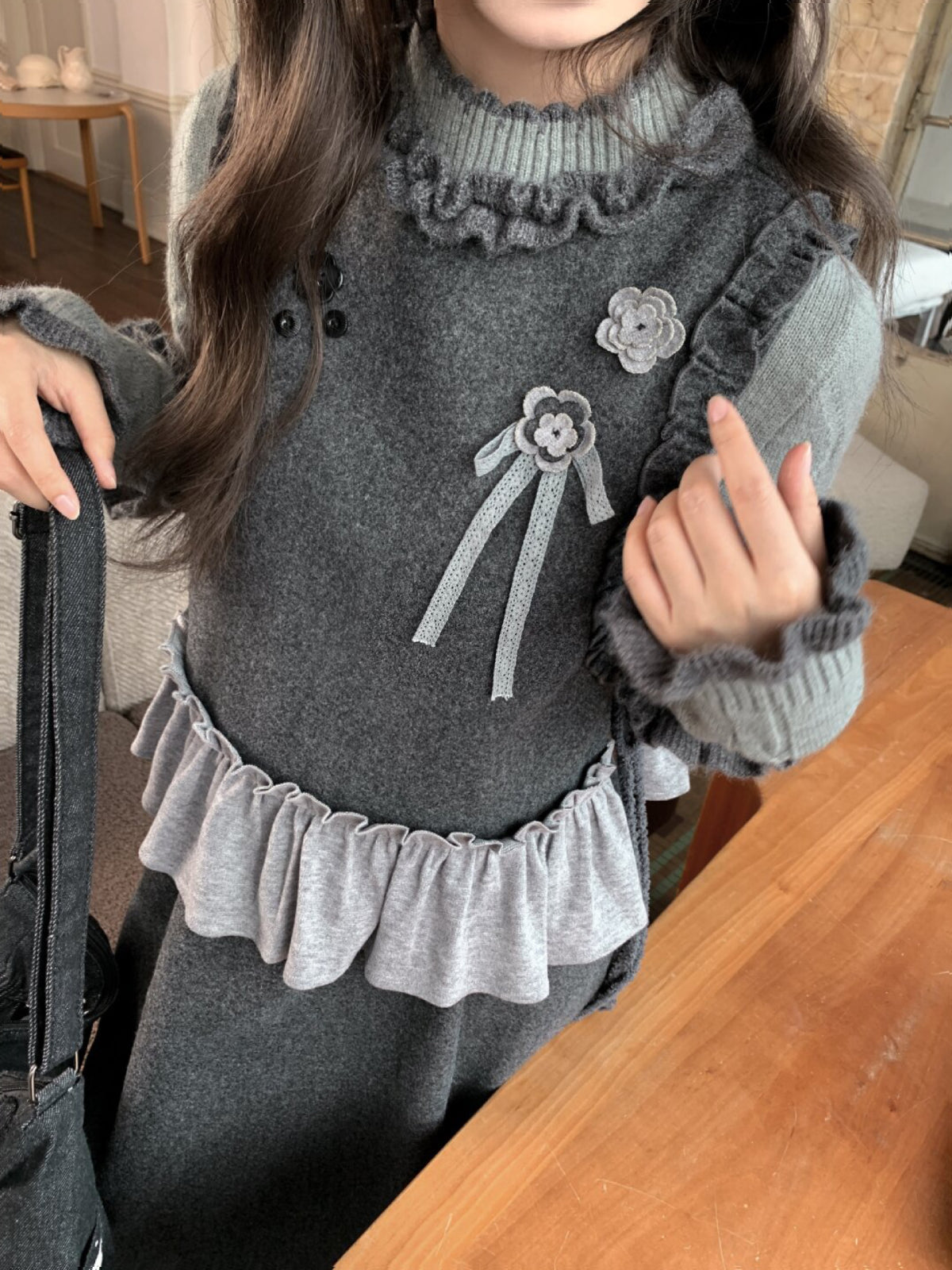 Ink Petal Ruffle Wool Vest-ntbhshop