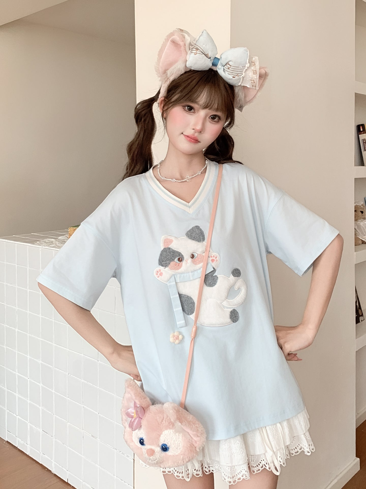 Kitty Cloud V-Neck Tee-Tops-ntbhshop