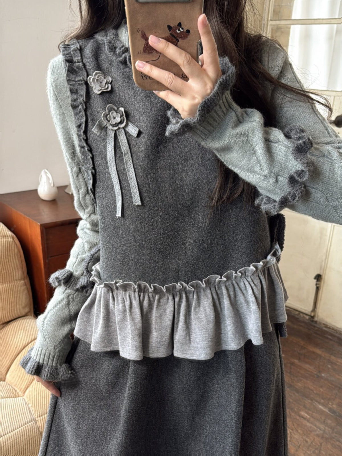 Ink Petal Ruffle Wool Vest-ntbhshop