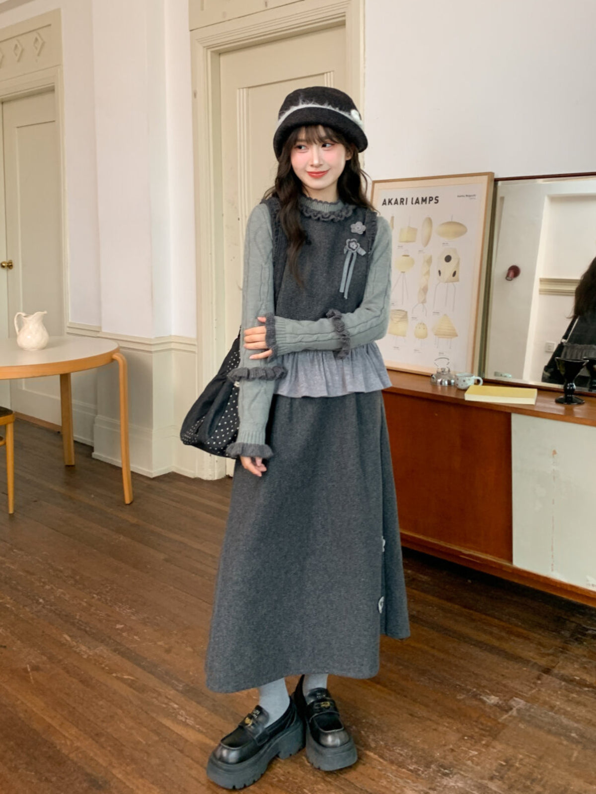 Ink Petal Ruffle Wool Vest-ntbhshop