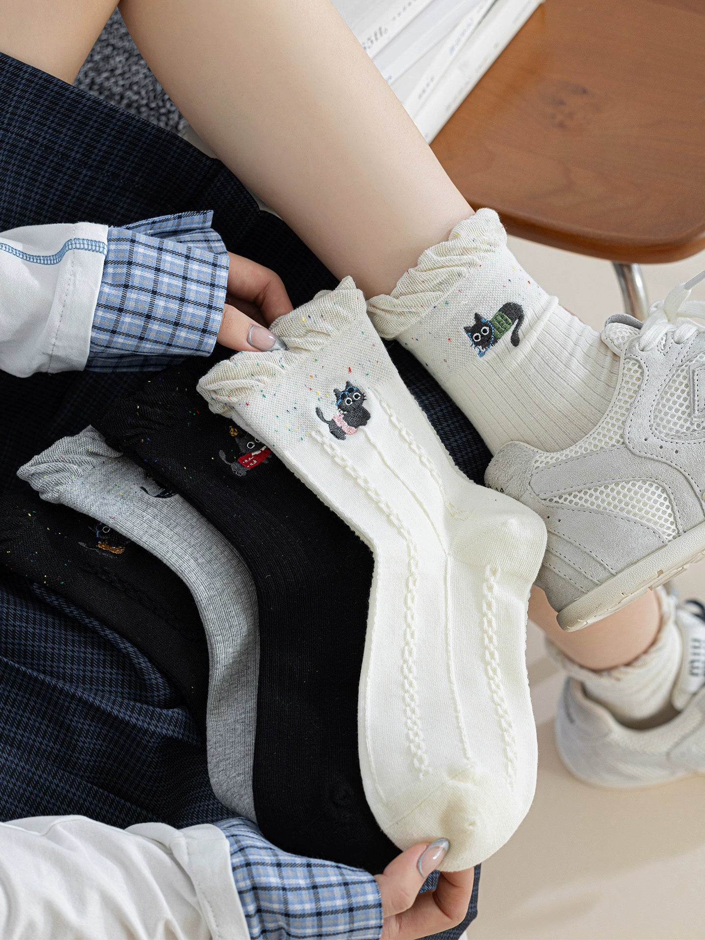 Bubble Cat Crew Socks-ntbhshop