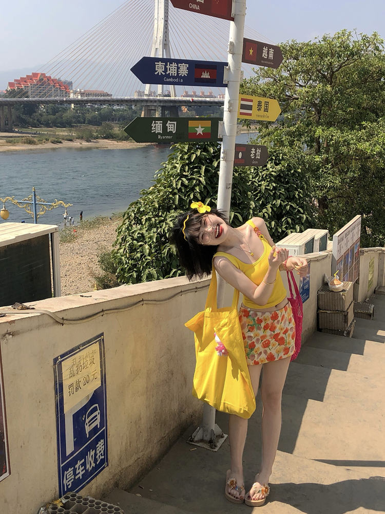 Canvas Bloom Floral Printed Mini Skirts-ntbhshop