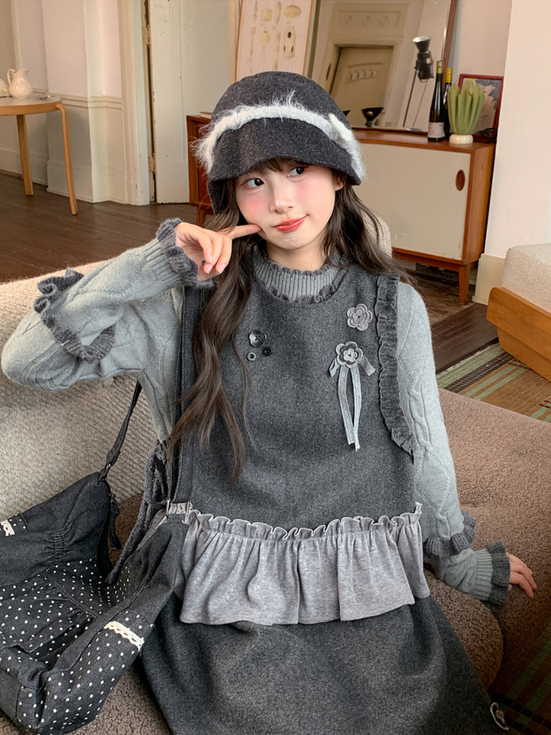 Ink Petal Ruffle Wool Vest-ntbhshop