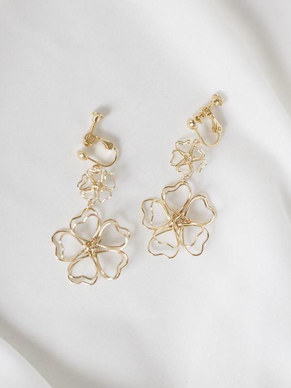 Camellia Earrings-ntbhshop